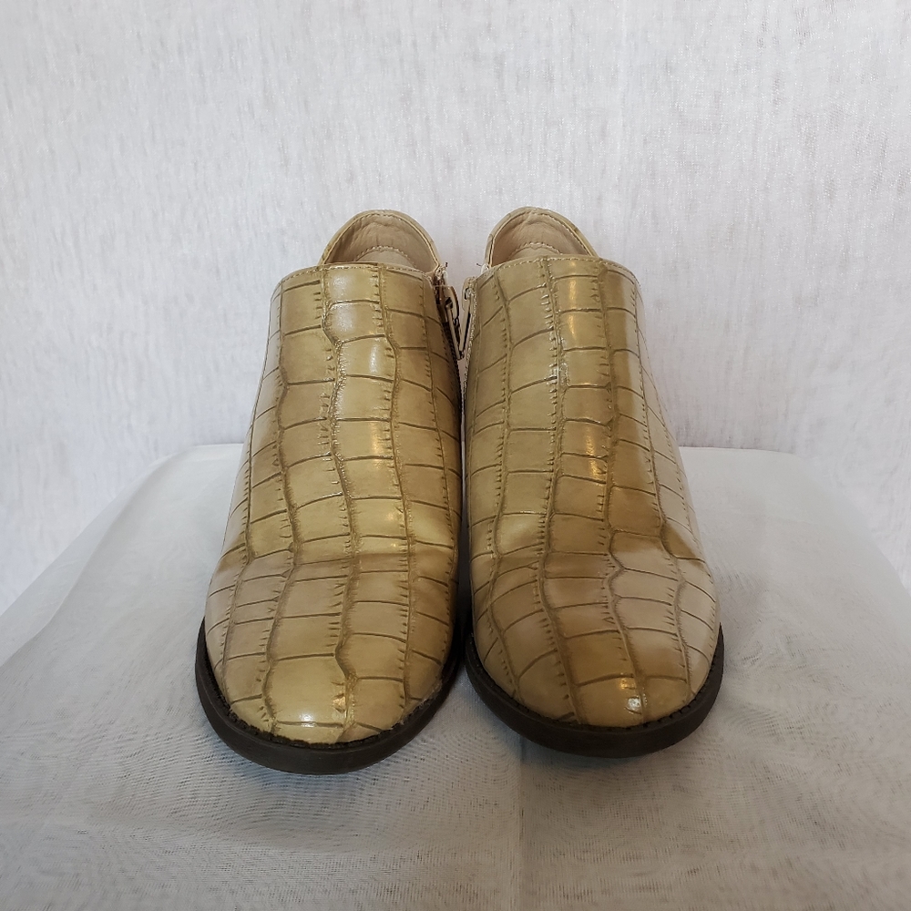 🎀3 for $35 🎀 Like New- Crocodile booties